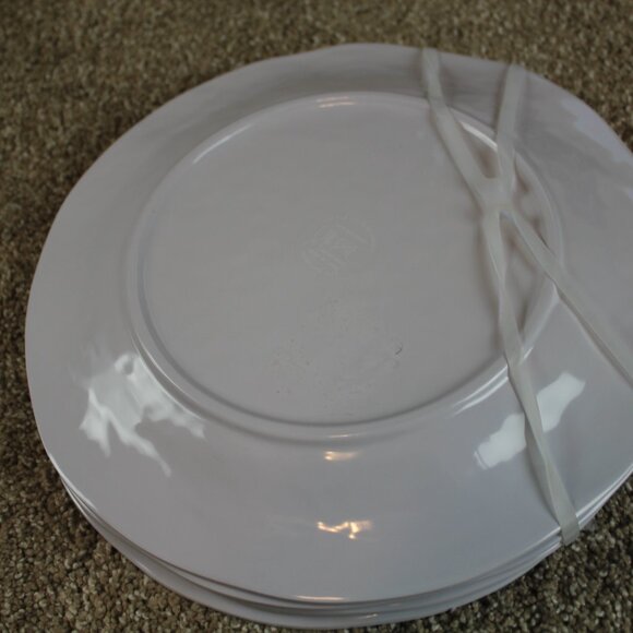 Soho Loft Dinner Plate Set of 4 Melamine Blue White Coral Pink Flower Floral NWT - Picture 7 of 7